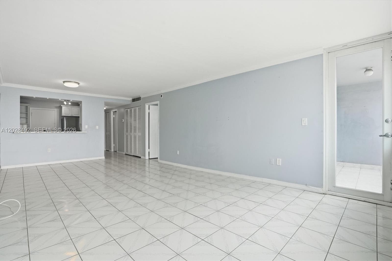 8233 Harding Ave # 504, Miami Beach FL 33141 — 8