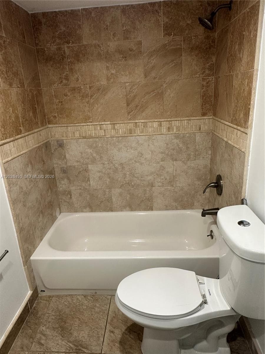 8180 Geneva Ct # 119, Doral FL 33166 — 7