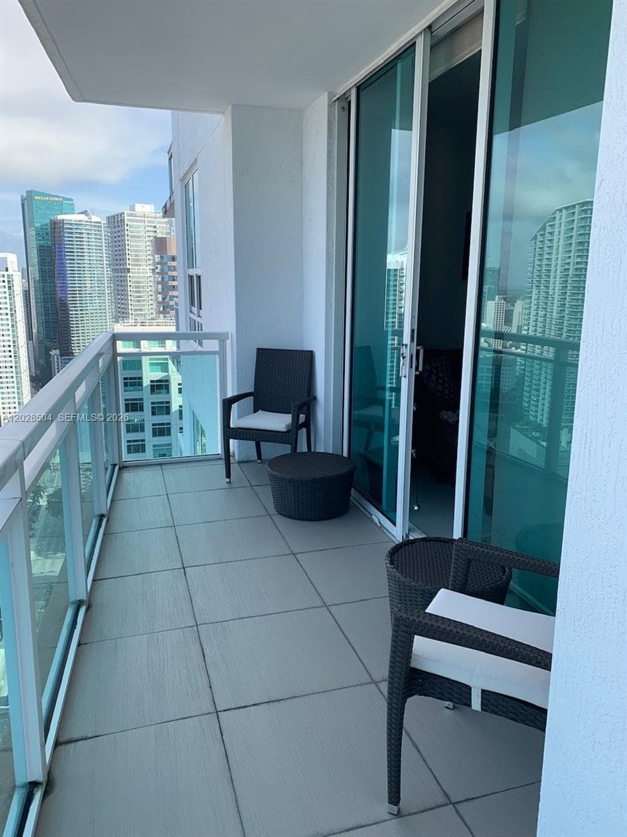 951 Brickell Ave # 4005, Miami FL 33131 — 5