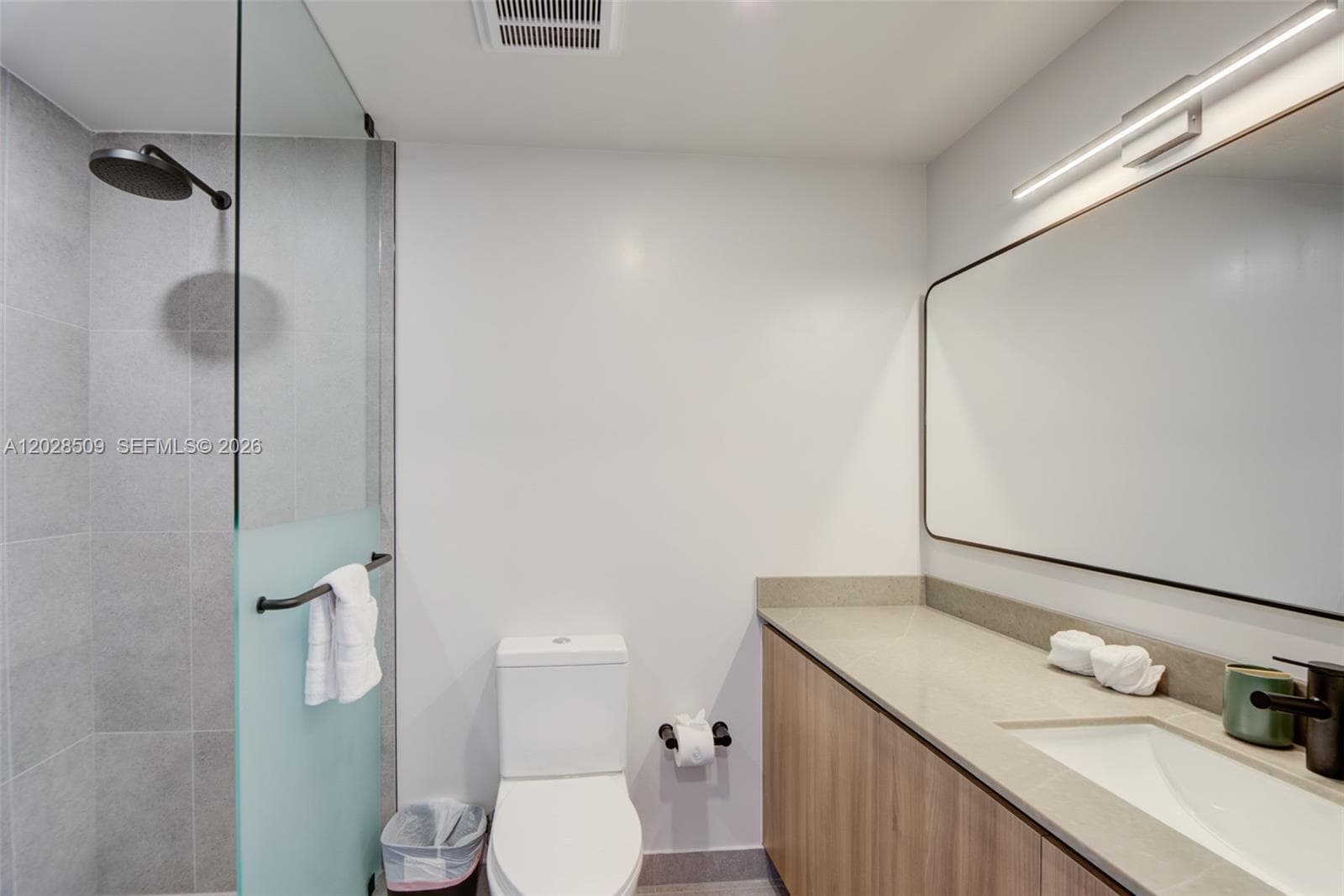 121 NE 5th St # 3102, Miami FL 33132 — 14