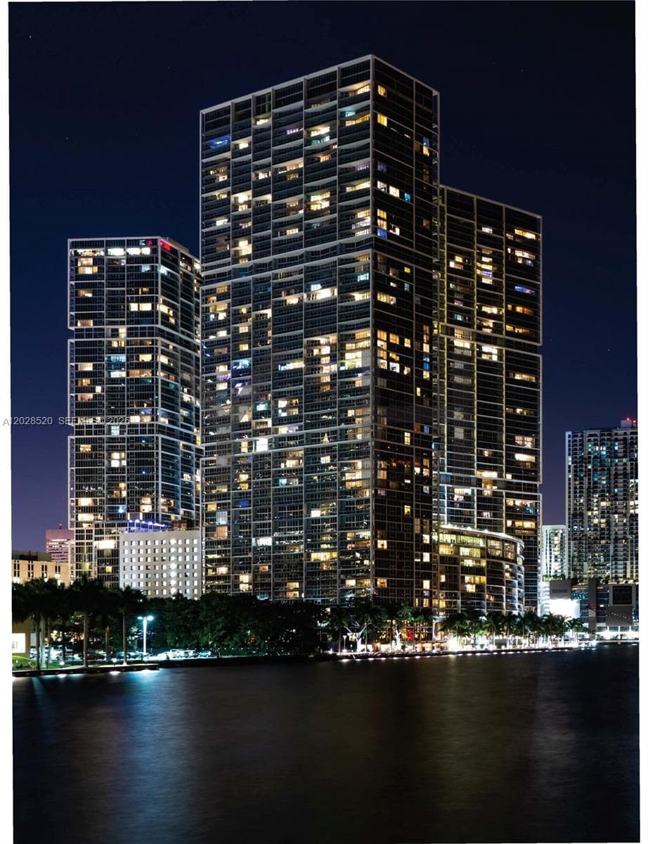 495 Brickell Ave # 4901, Miami FL 33131 — 23