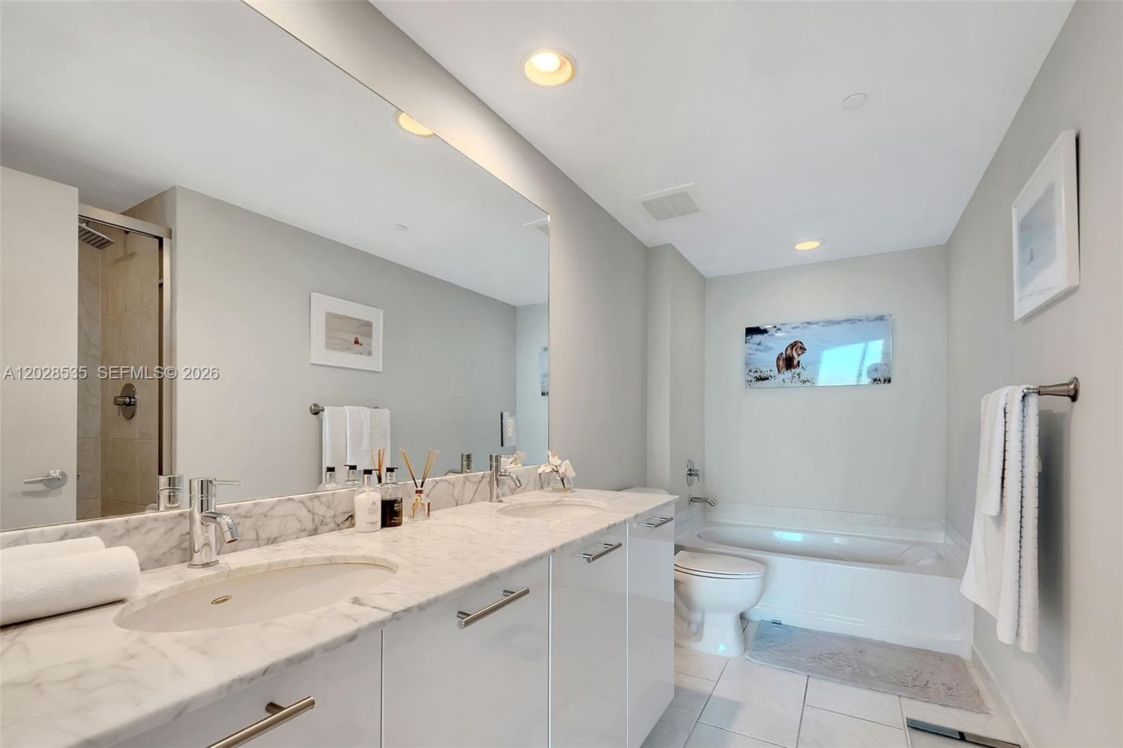 951 Brickell Ave # 2406, Miami FL 33131 — 17
