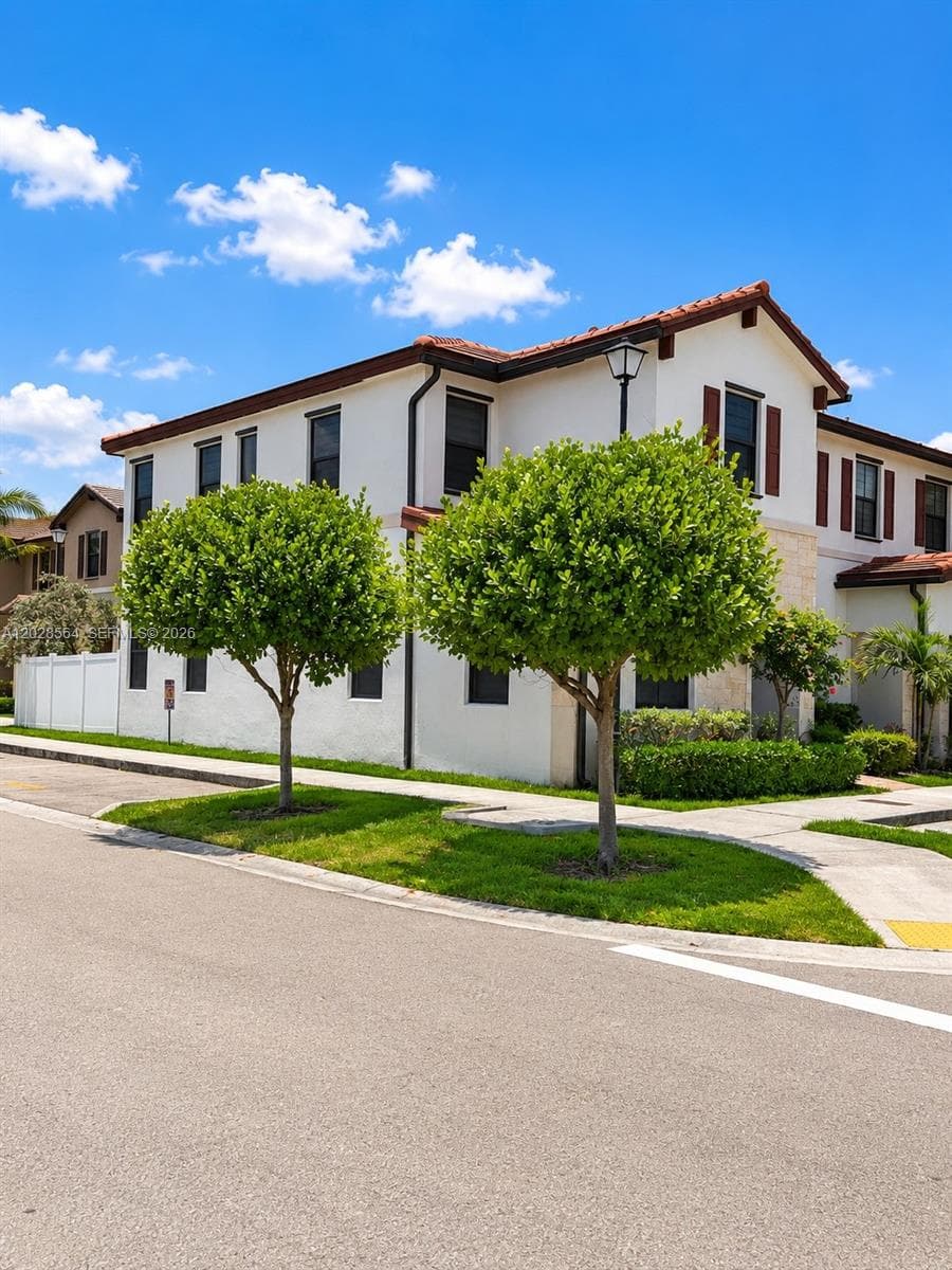 3368 W 105th Ter, Hialeah FL 33018 — 2