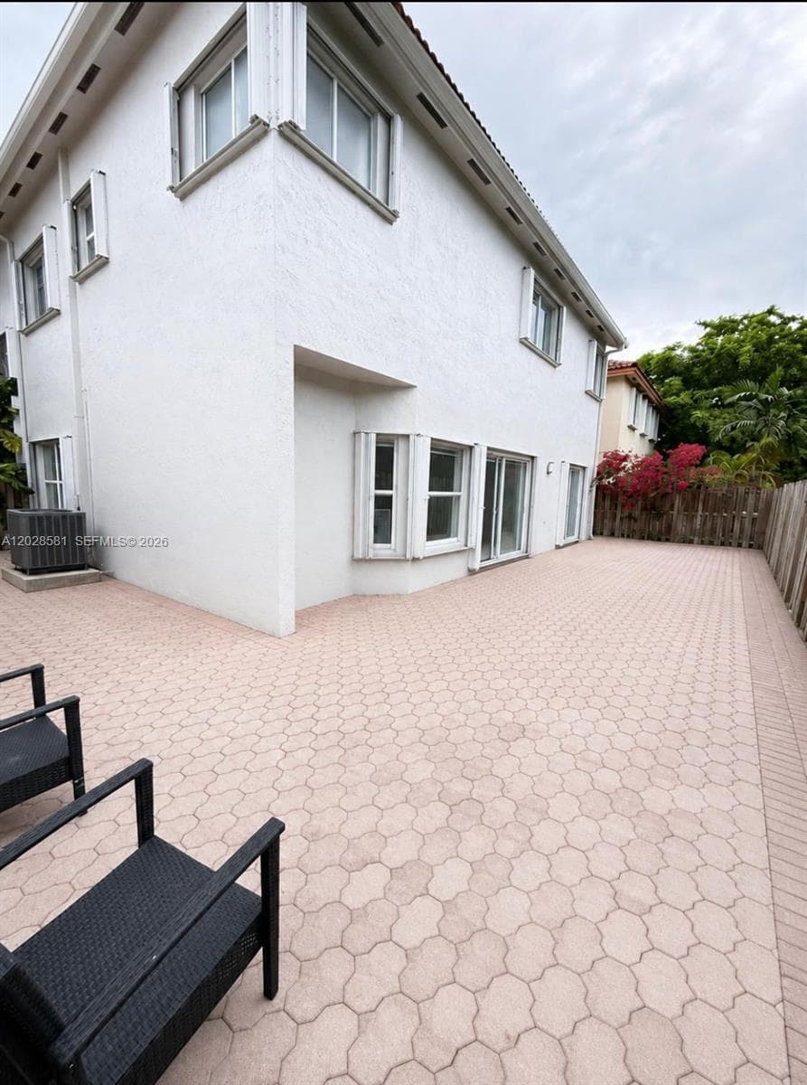 11244 NW 58th Ter, Doral FL 33178 — 17