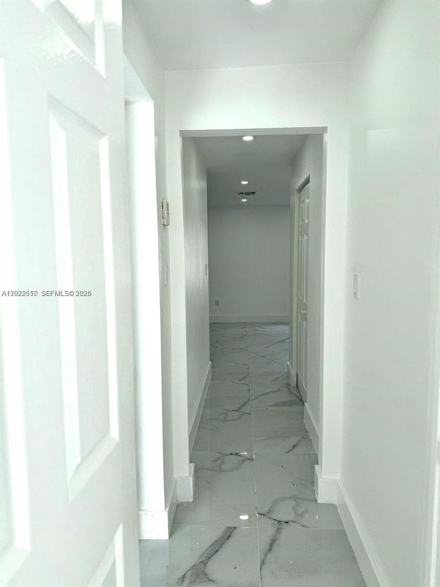 712 Hialeah Dr, Hialeah FL 33010 — 16