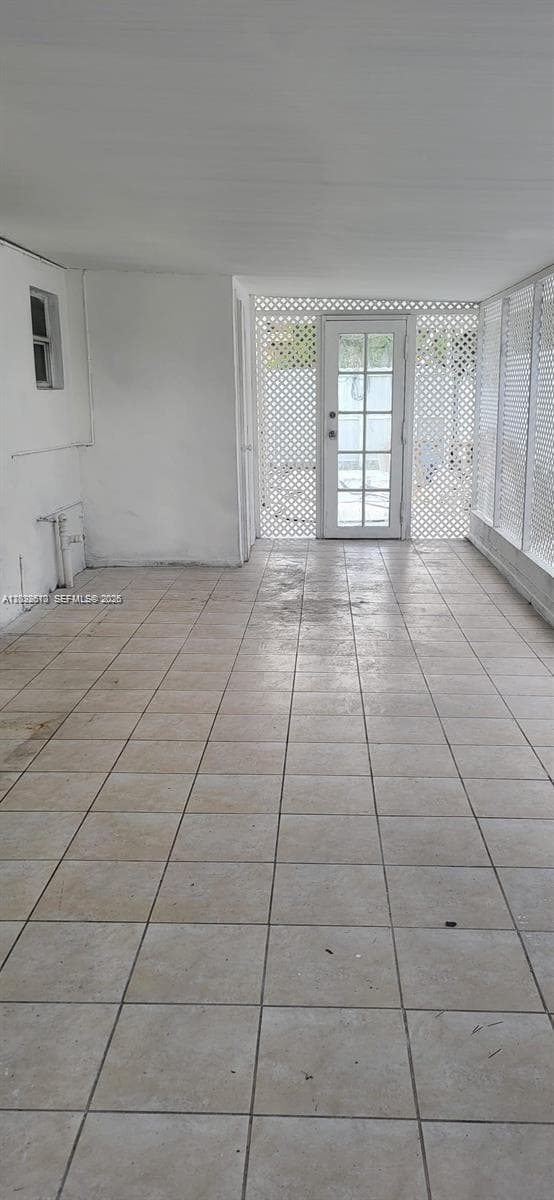 712 Hialeah Dr, Hialeah FL 33010 — 12