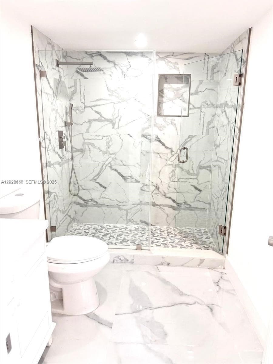 712 Hialeah Dr, Hialeah FL 33010 — 34