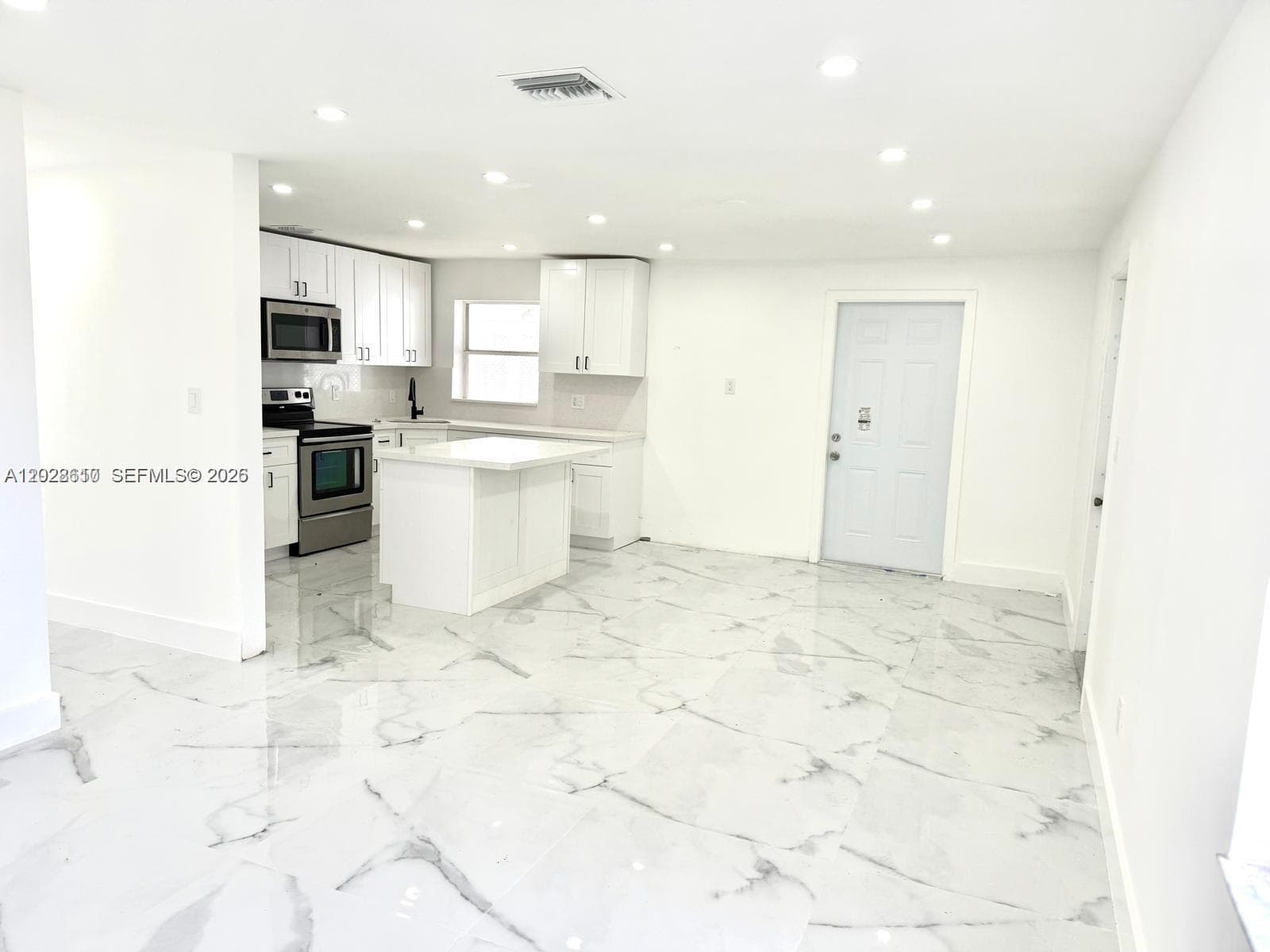 712 Hialeah Dr, Hialeah FL 33010 — 40