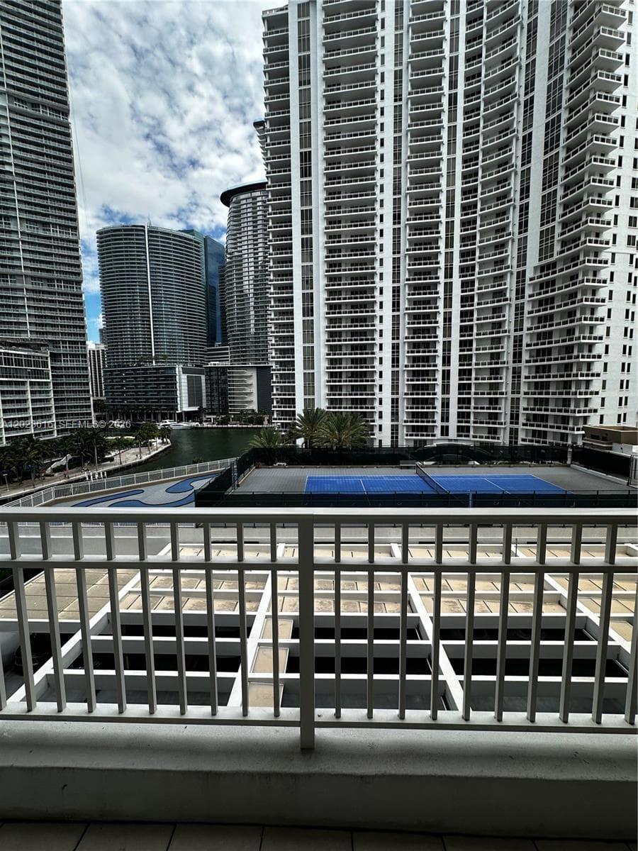 801 Brickell Key Blvd # 906, Miami FL 33131 — 2