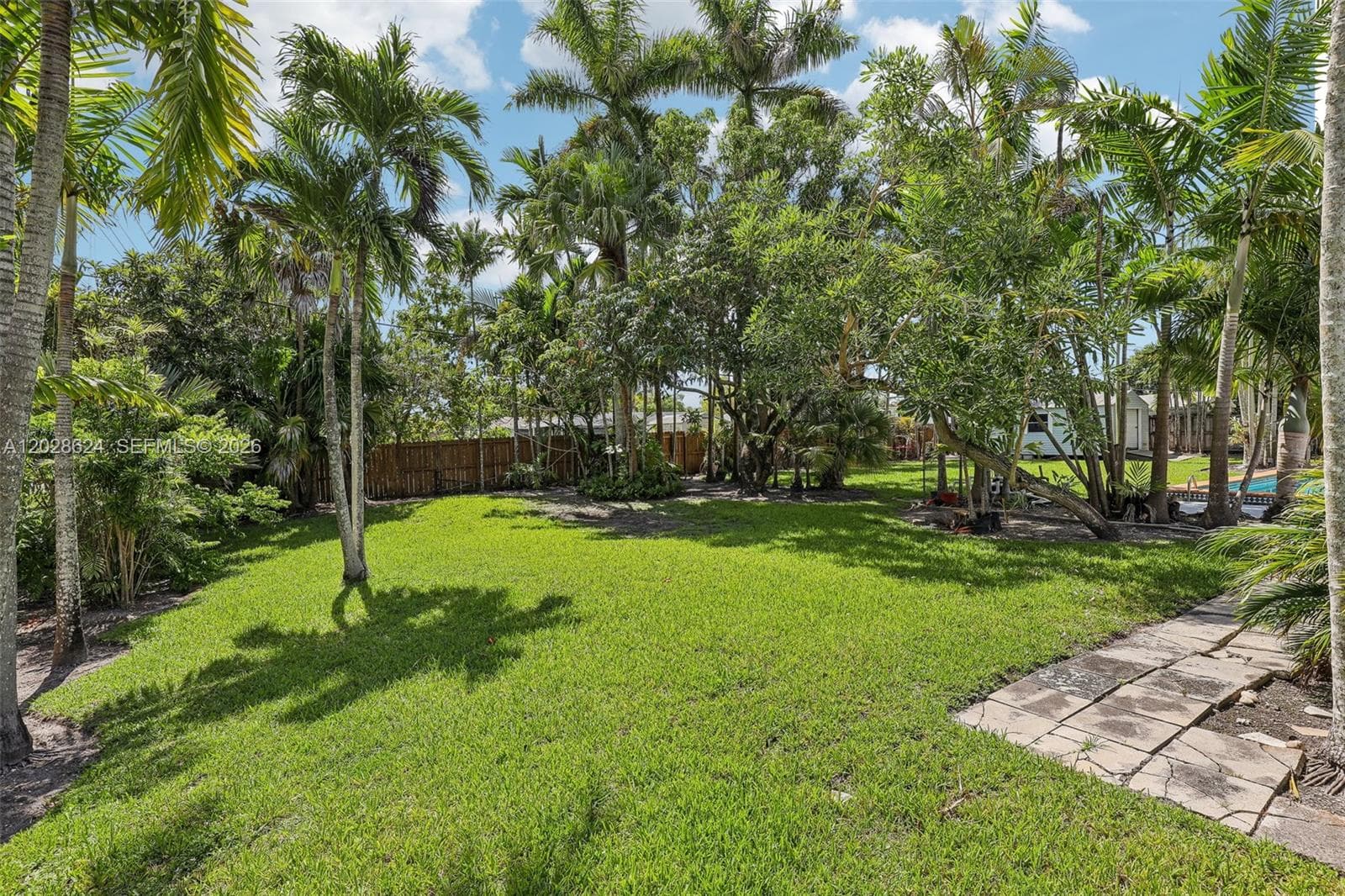 14401 SW 98 ct, Miami FL 33176 — 51