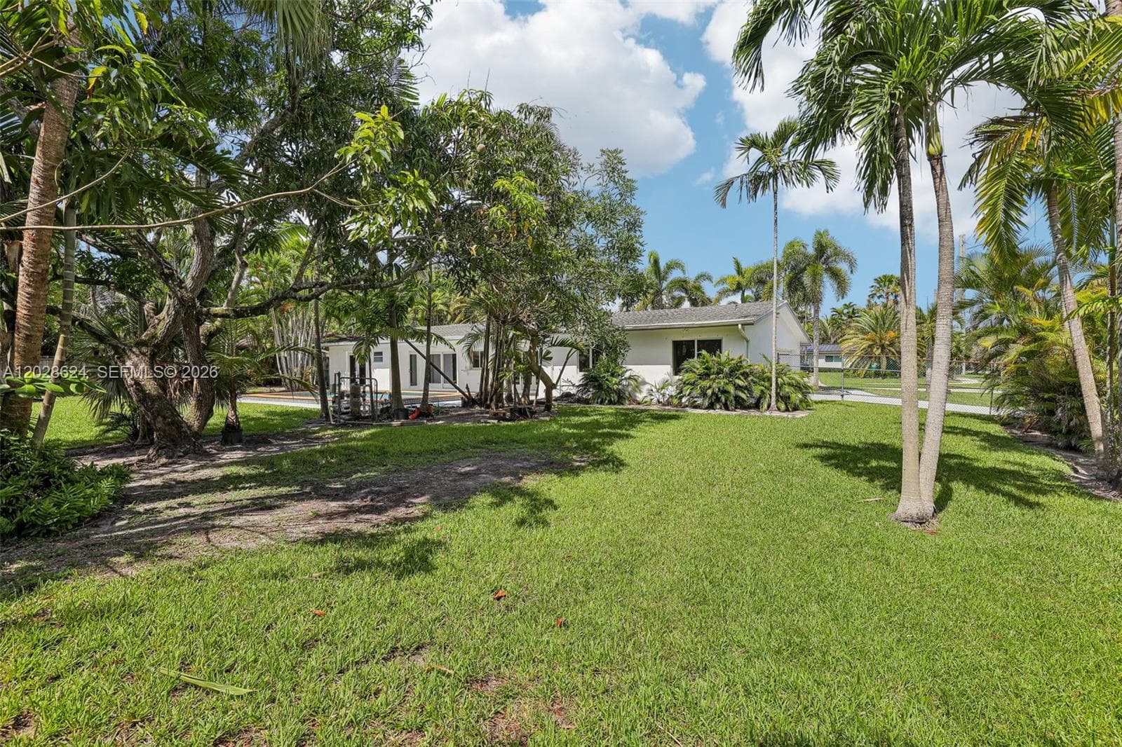 14401 SW 98 ct, Miami FL 33176 — 50