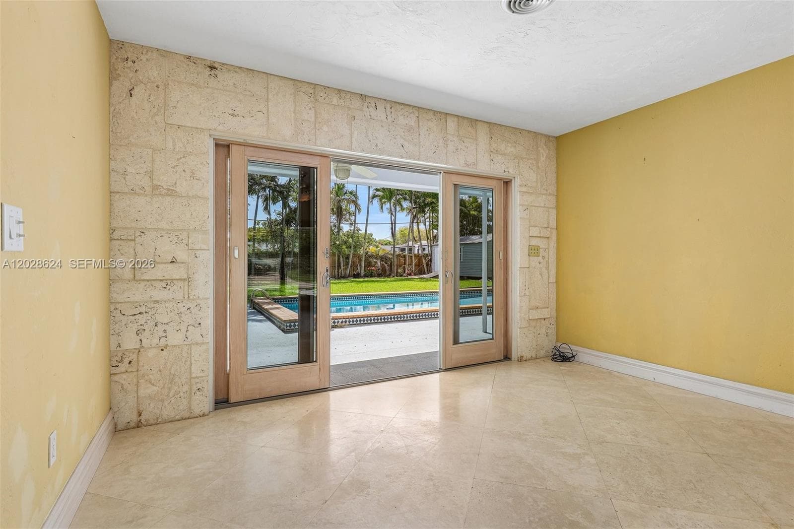 14401 SW 98 ct, Miami FL 33176 — 15