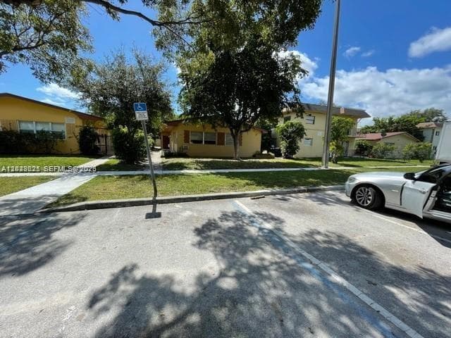 2048 NE 168th St # 3, North Miami Beach FL 33162 — 33