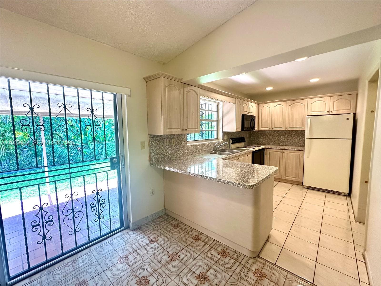 900 SW 104th Ave # 5B, Miami FL 33174 — 3