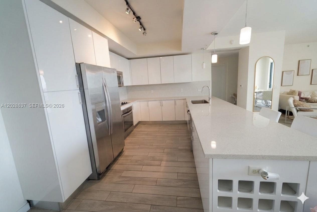 999 SW 1st Ave # 2112, Miami FL 33130 — 3