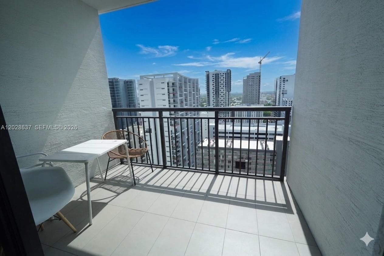999 SW 1st Ave # 2112, Miami FL 33130 — 9