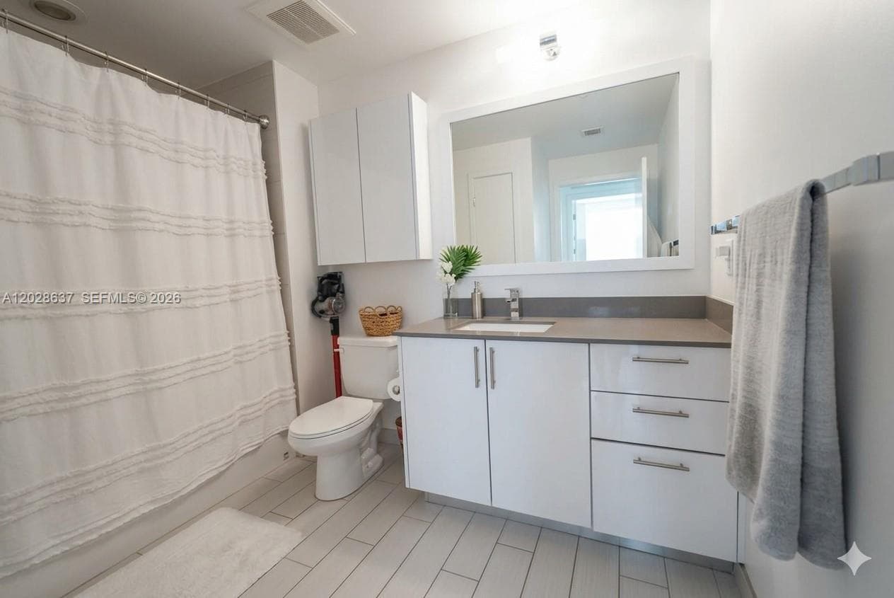 999 SW 1st Ave # 2112, Miami FL 33130 — 18