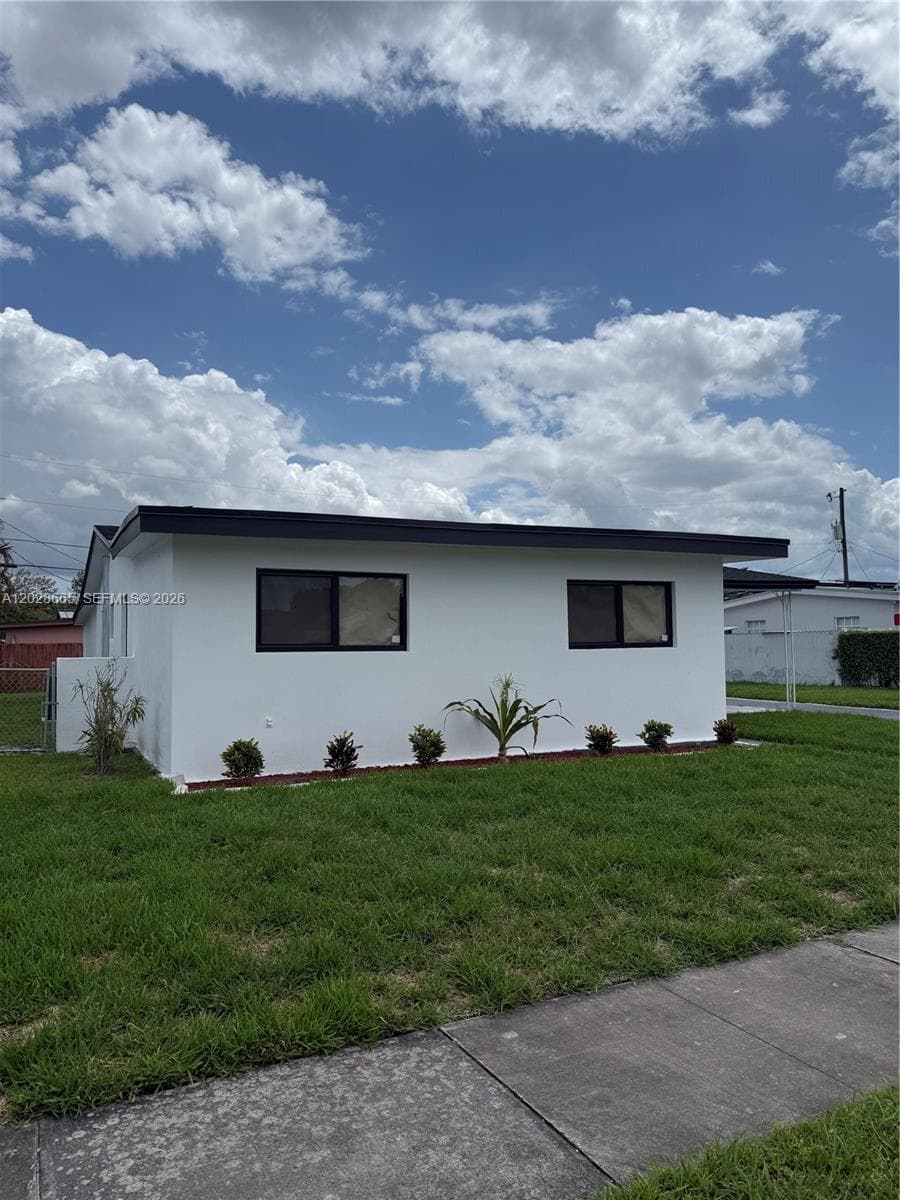 1014 W 66th St, Hialeah FL 33012 — 28