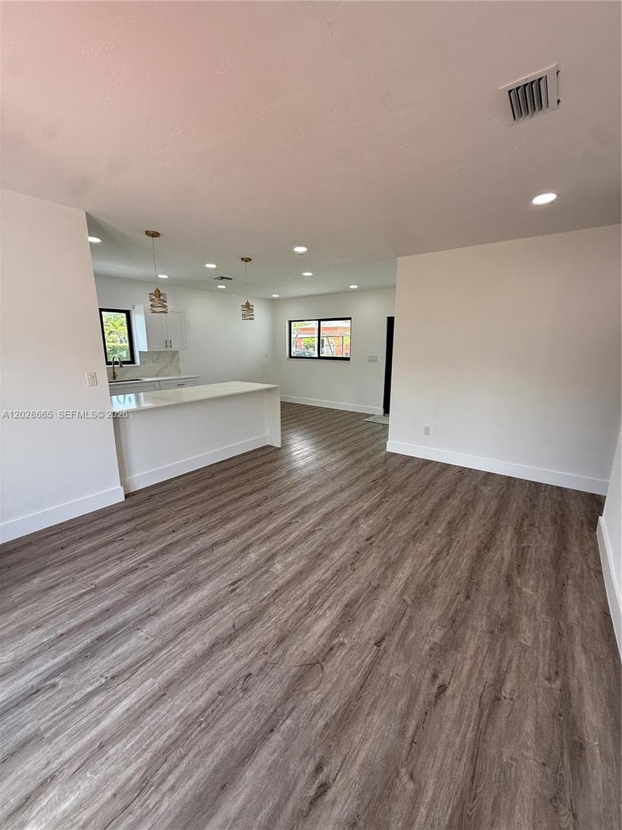1014 W 66th St, Hialeah FL 33012 — 4