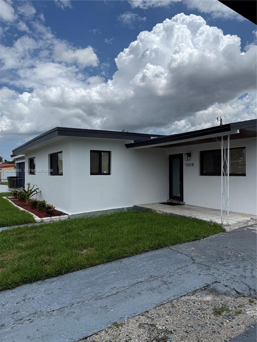 1014 W 66th St, Hialeah FL 33012 — 21