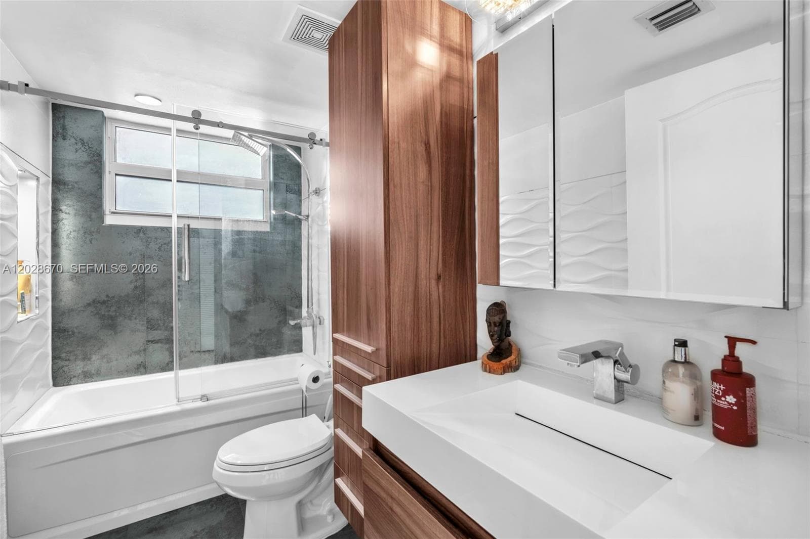 1200 Brickell Bay Dr # 3123, Miami FL 33131 — 16