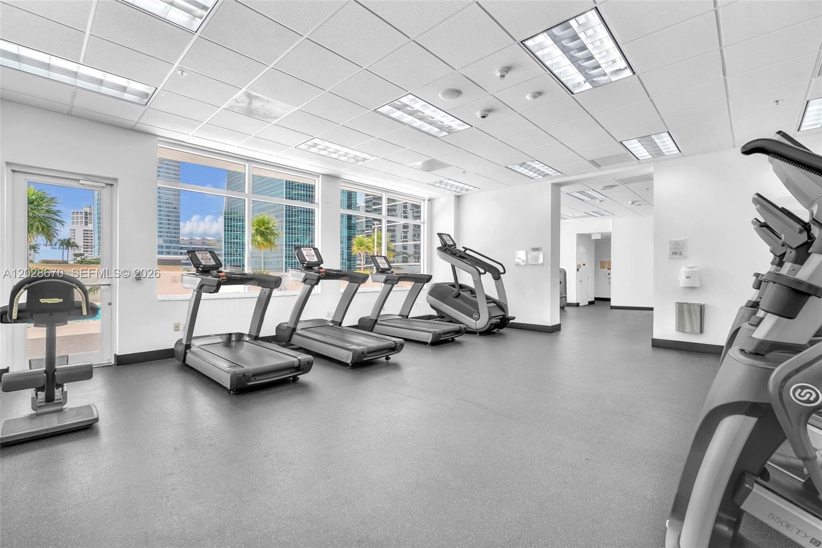 1200 Brickell Bay Dr # 3123, Miami FL 33131 — 32
