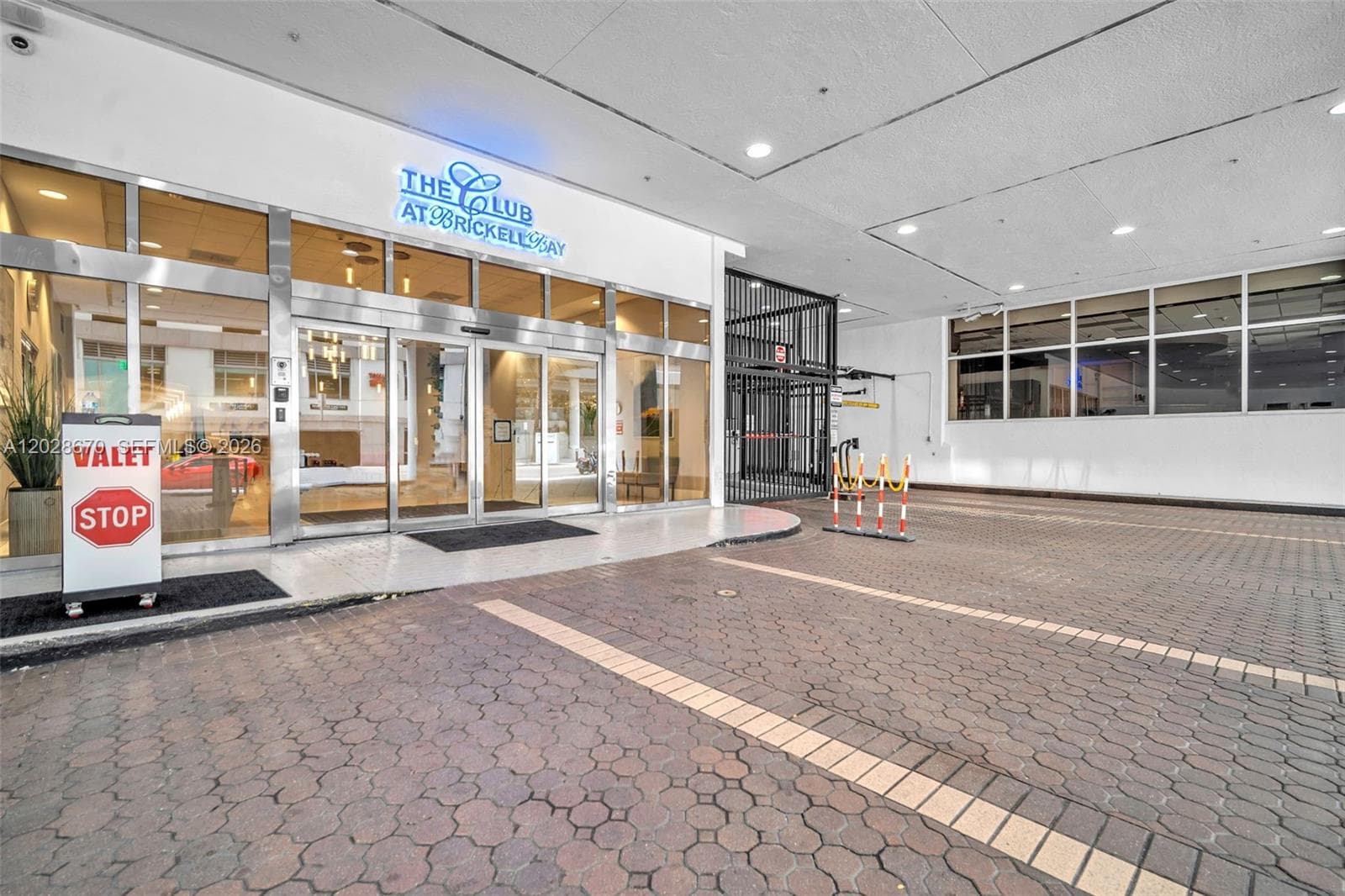 1200 Brickell Bay Dr # 3123, Miami FL 33131 — 24