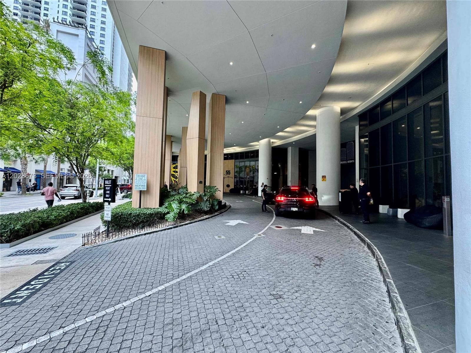55 SW 9th St # 3201, Miami FL 33130 — 58