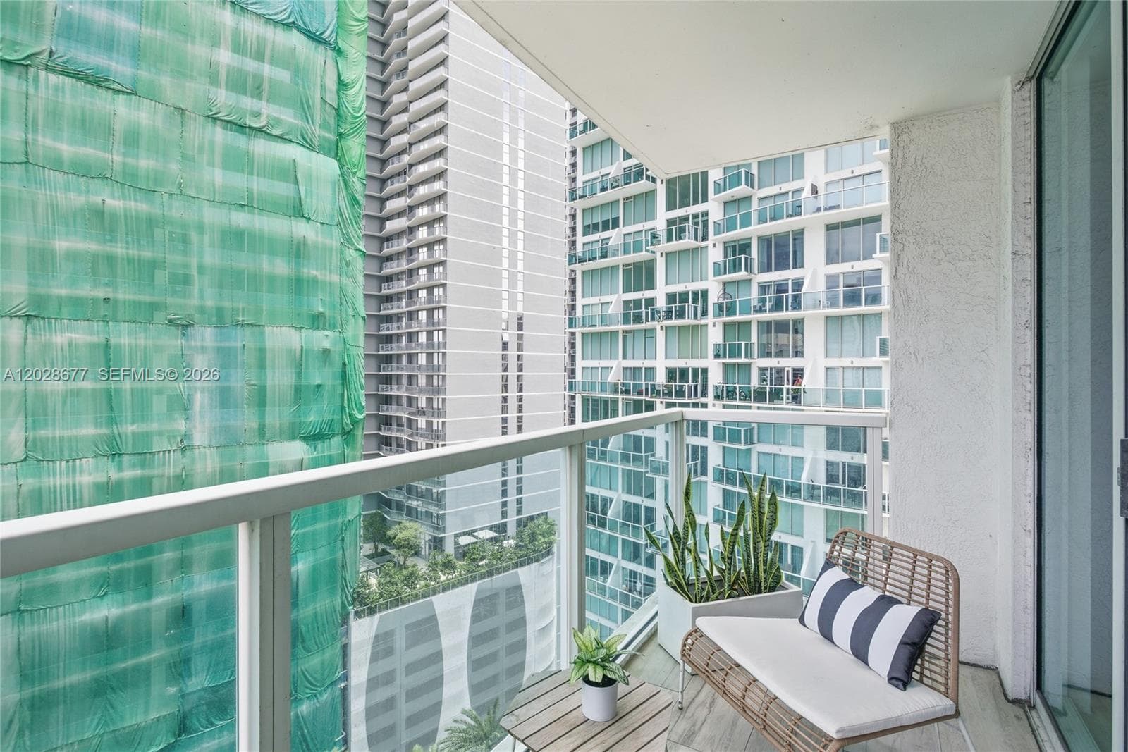 31 SE 5th St # 2410, Miami FL 33131 — 16