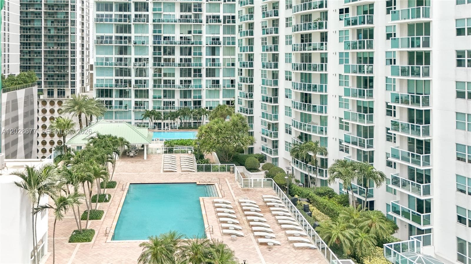 31 SE 5th St # 2410, Miami FL 33131 — 53