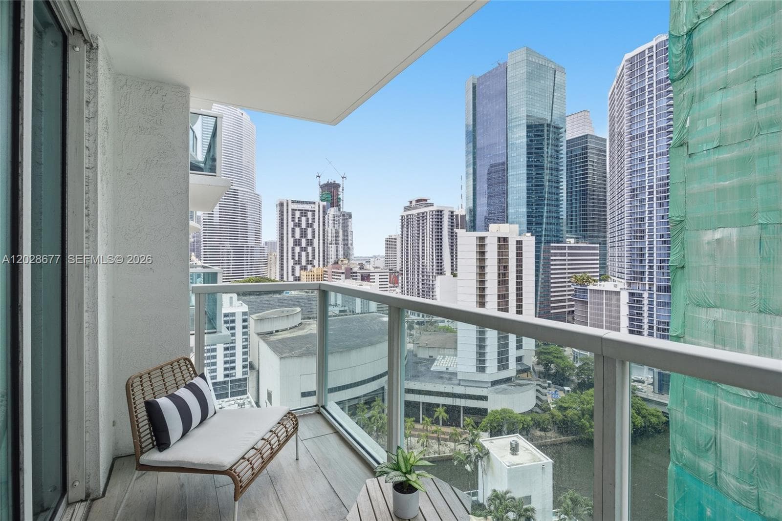 31 SE 5th St # 2410, Miami FL 33131 — 18