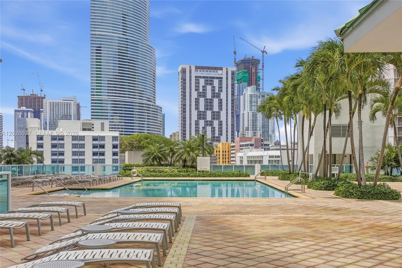 31 SE 5th St # 2410, Miami FL 33131 — 40