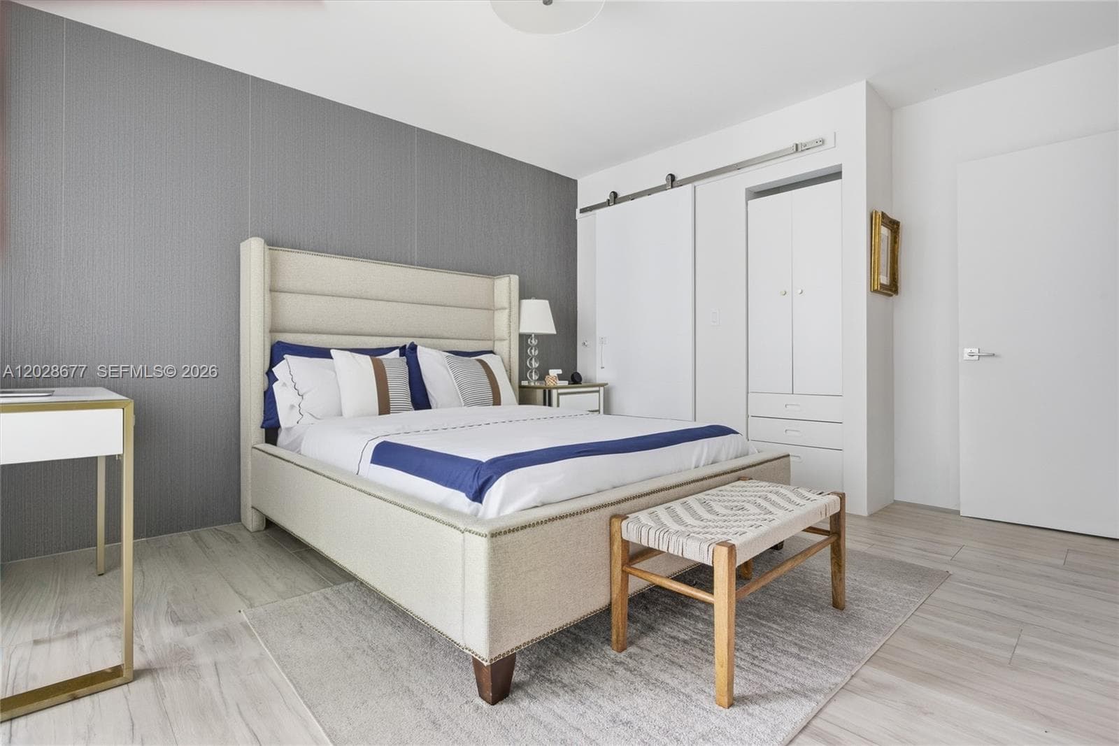 31 SE 5th St # 2410, Miami FL 33131 — 25