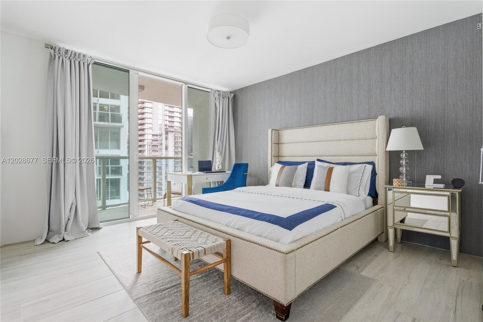 31 SE 5th St # 2410, Miami FL 33131 — 21