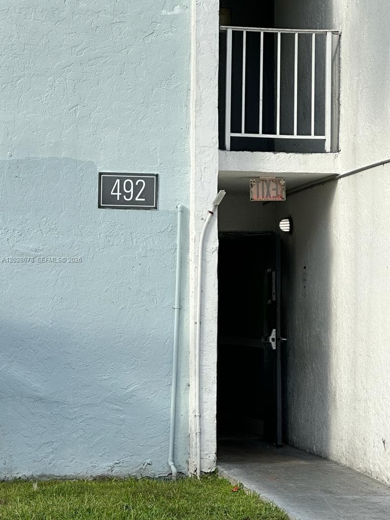 492 NW 165th St Rd # 211, Miami FL 33169 — 3