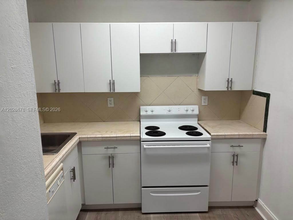 492 NW 165th St Rd # 211, Miami FL 33169 — 11
