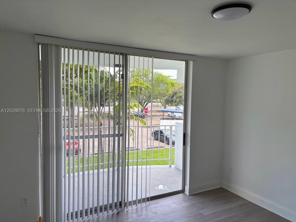 492 NW 165th St Rd # 211, Miami FL 33169 — 21