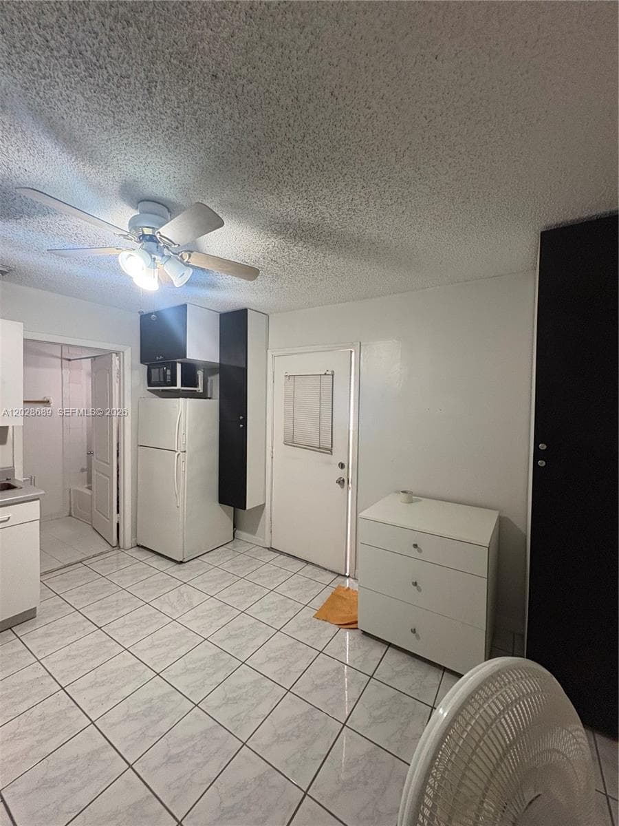 2232 W 74th Ter # 40C, Hialeah FL 33016 — 2