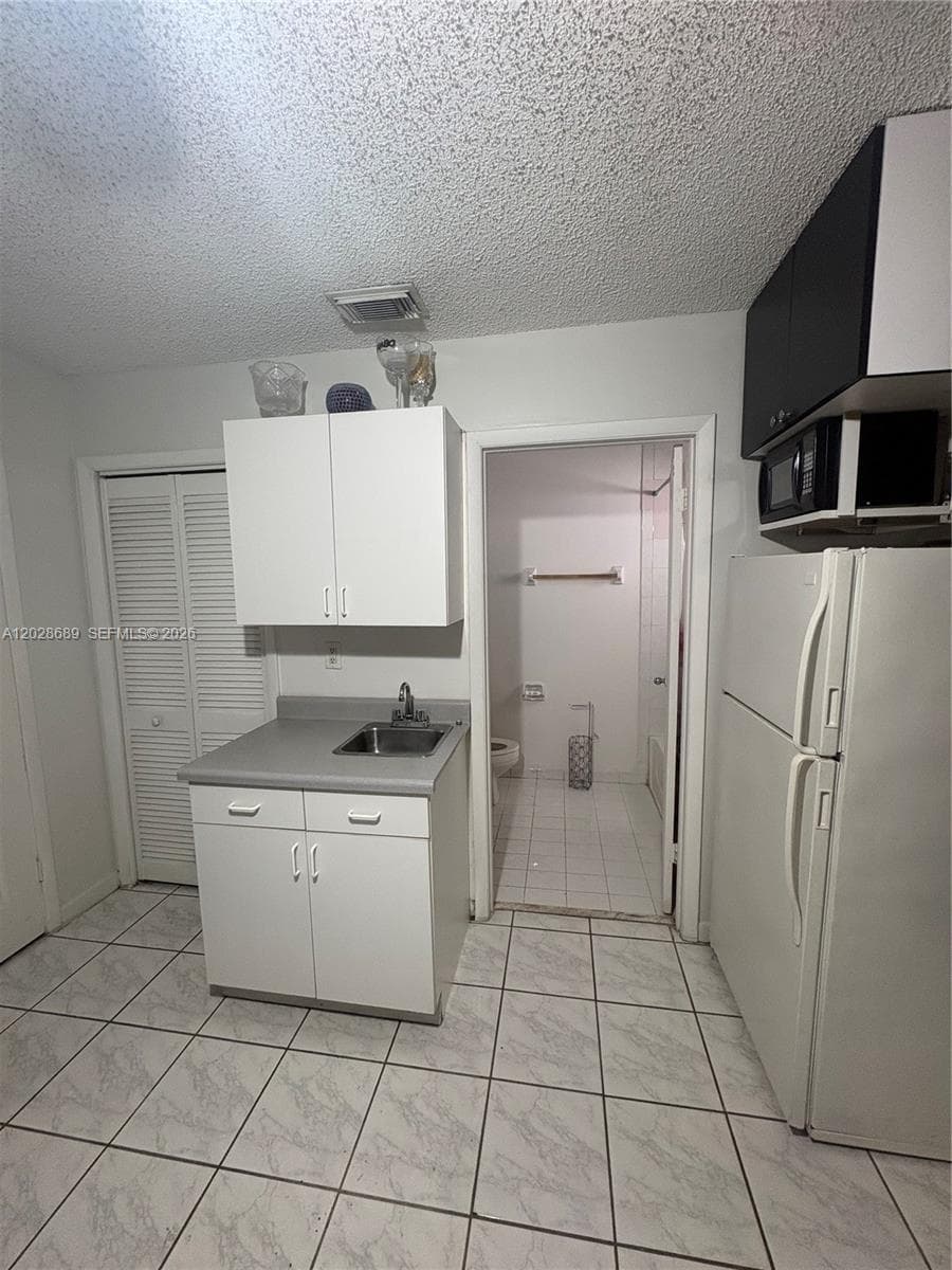 2232 W 74th Ter # 40C, Hialeah FL 33016 — 5