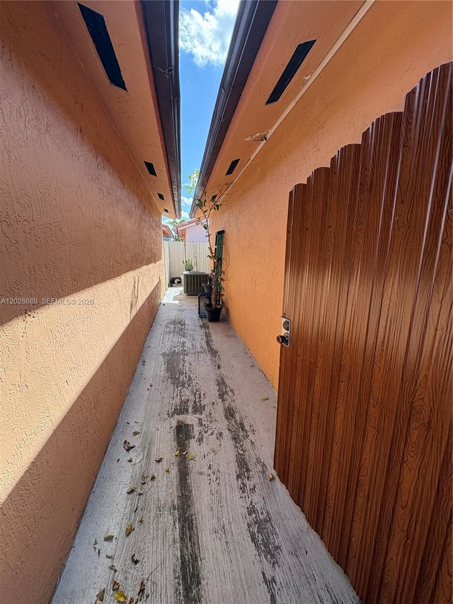2232 W 74th Ter # 40C, Hialeah FL 33016 — 8