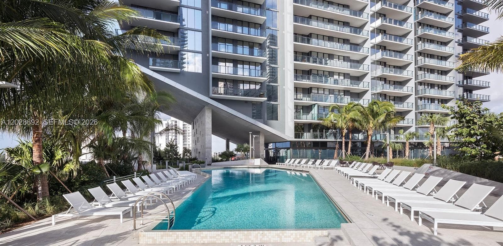88 SW 7th St # 4001, Miami FL 33130 — 72