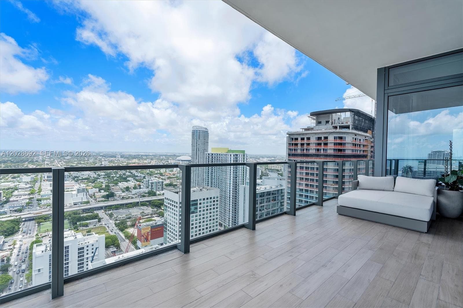 88 SW 7th St # 4001, Miami FL 33130 — 52