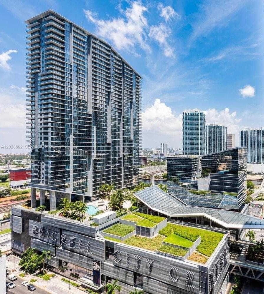 88 SW 7th St # 4001, Miami FL 33130 — 73
