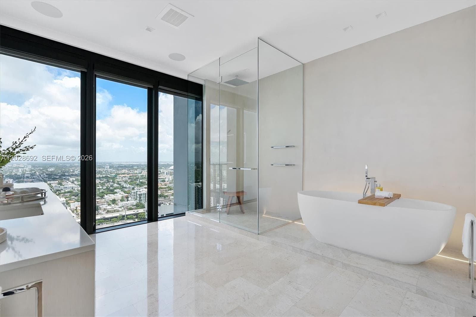 88 SW 7th St # 4001, Miami FL 33130 — 34