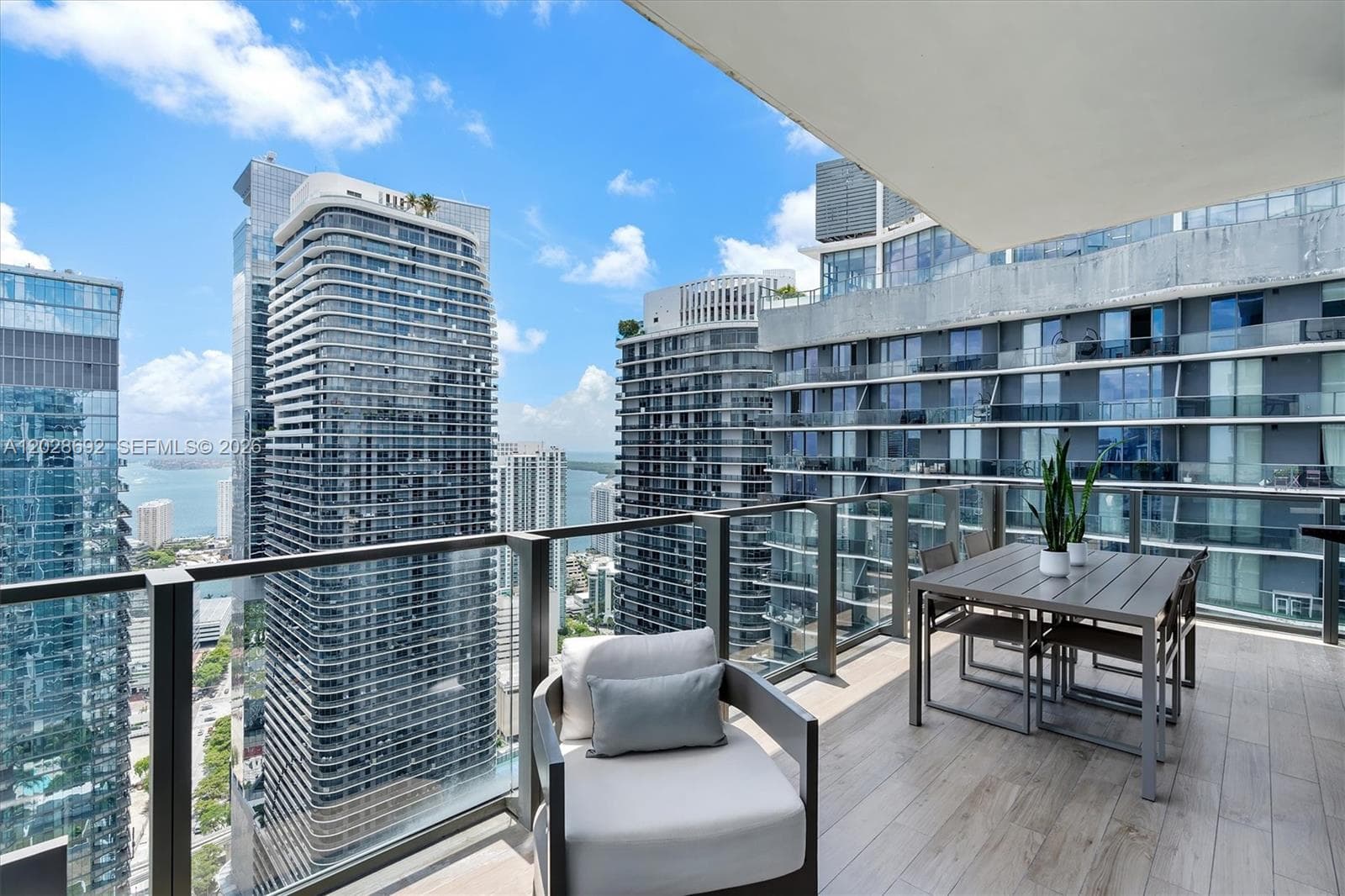 88 SW 7th St # 4001, Miami FL 33130 — 61