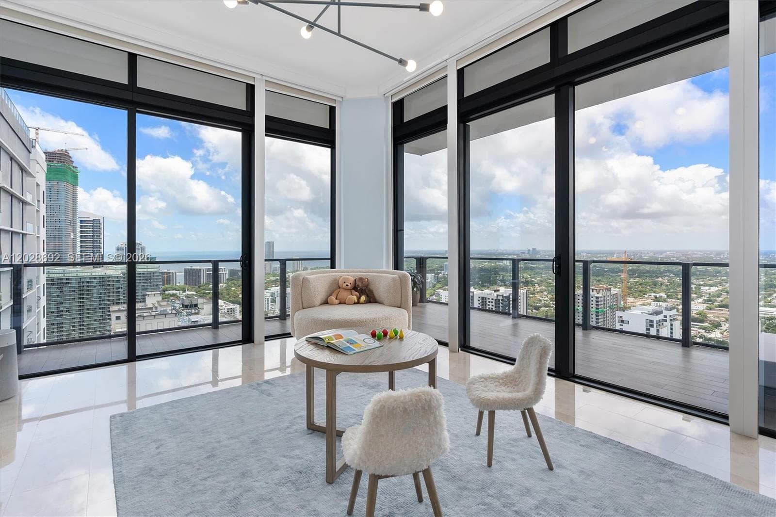 88 SW 7th St # 4001, Miami FL 33130 — 55
