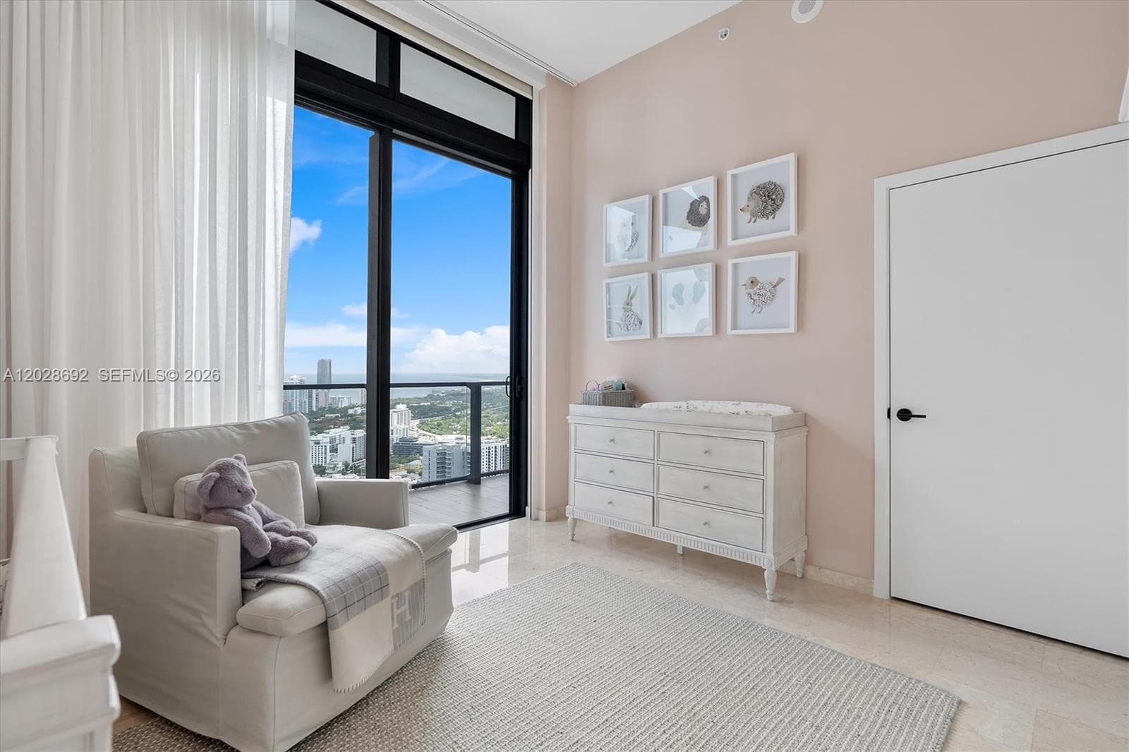 88 SW 7th St # 4001, Miami FL 33130 — 48