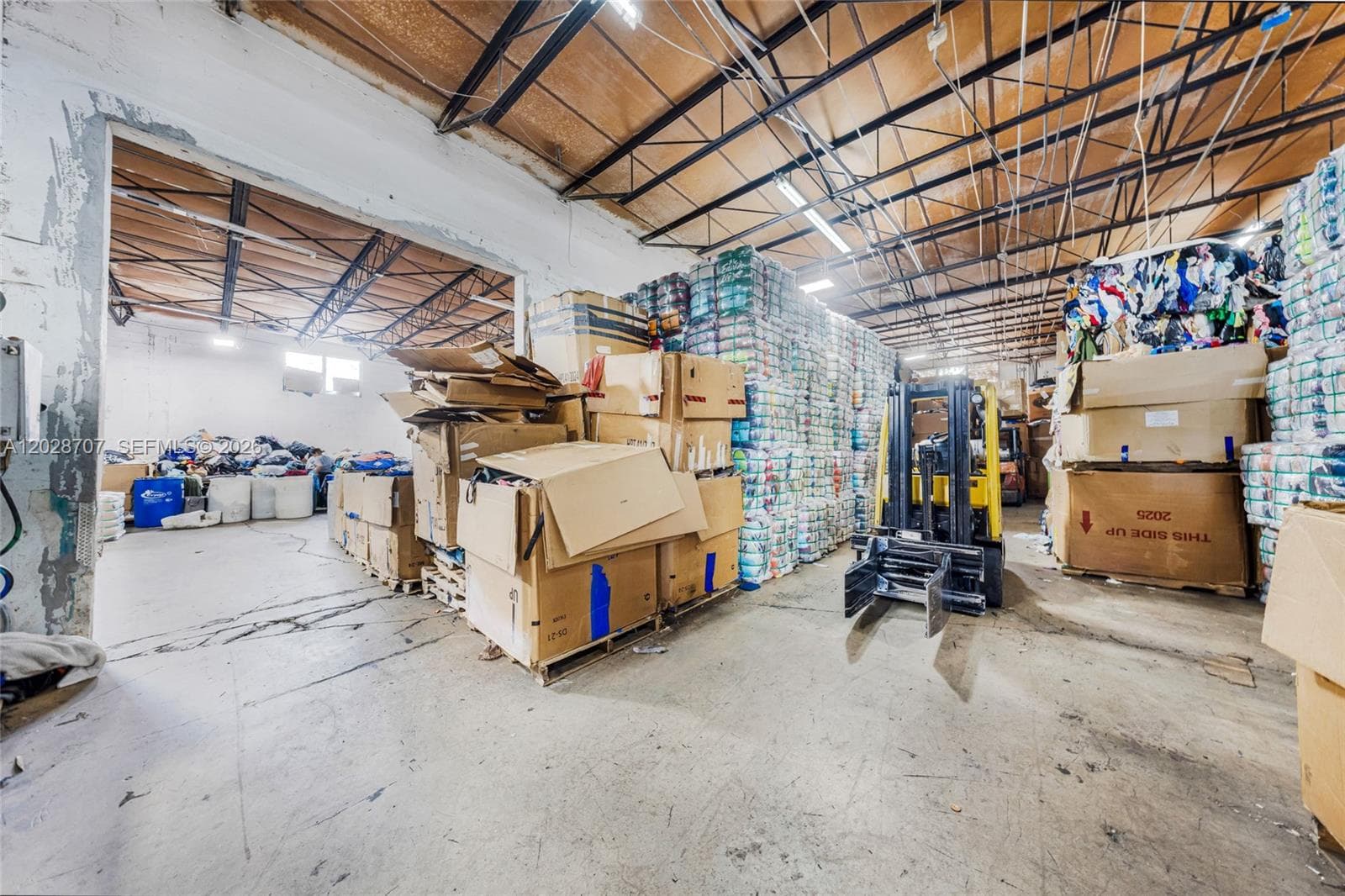 1085 E 27th St, Hialeah FL 33013 — 1