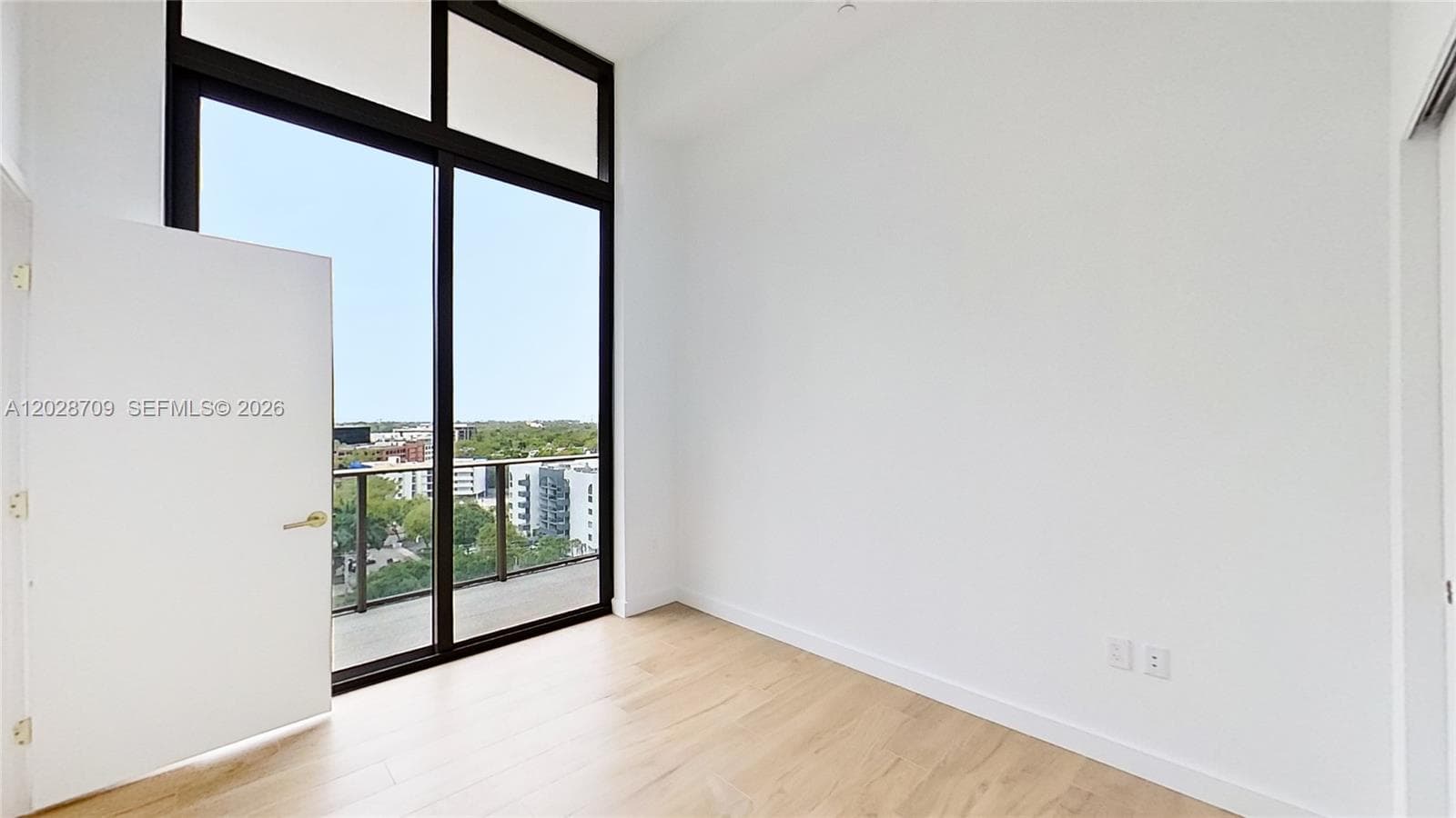 2678 Tigertail # 813, Coconut Grove FL 33133 — 32