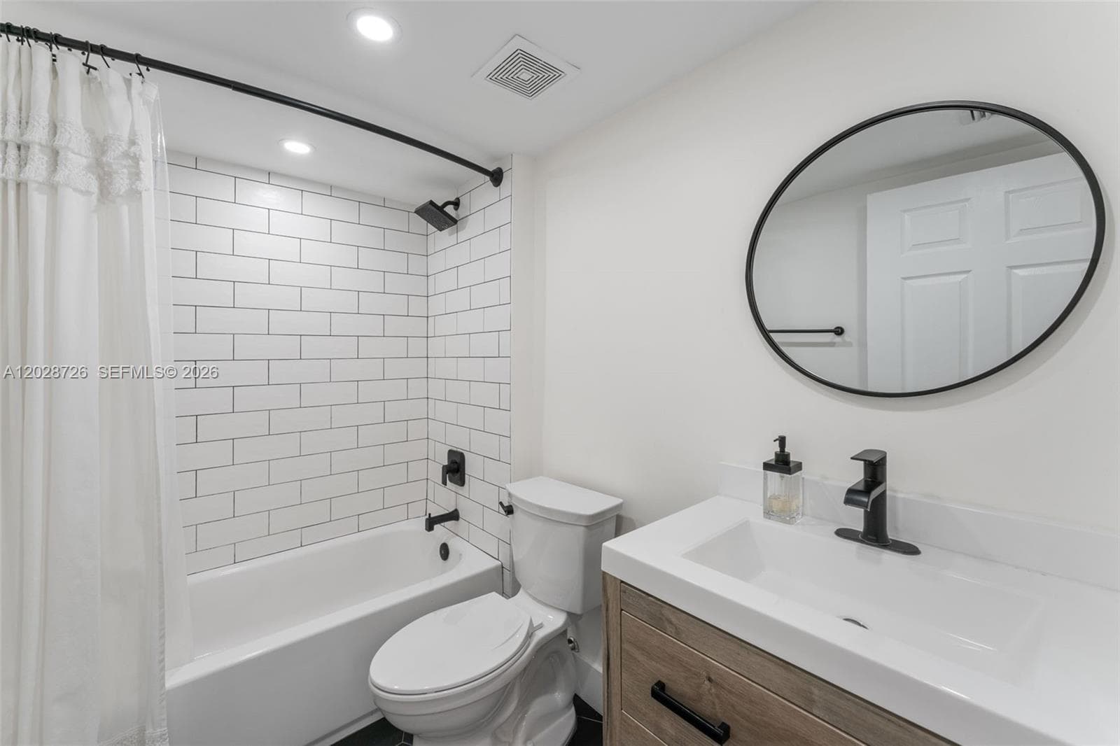 2415 NW 16th St Rd # 306, Miami FL 33125 — 13